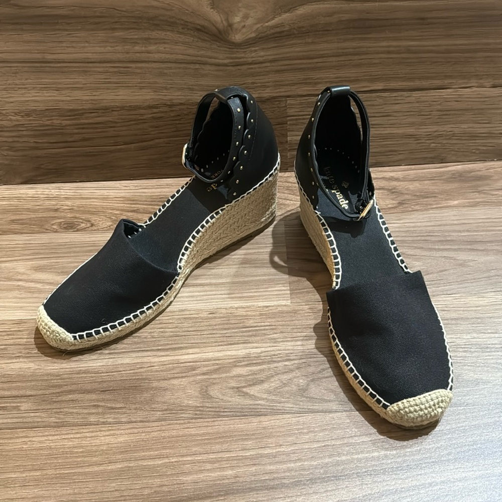 Kate Spade Black Palma Espadrilles Ankle Strap Gold Tone Accent Wedge 8 NWOB